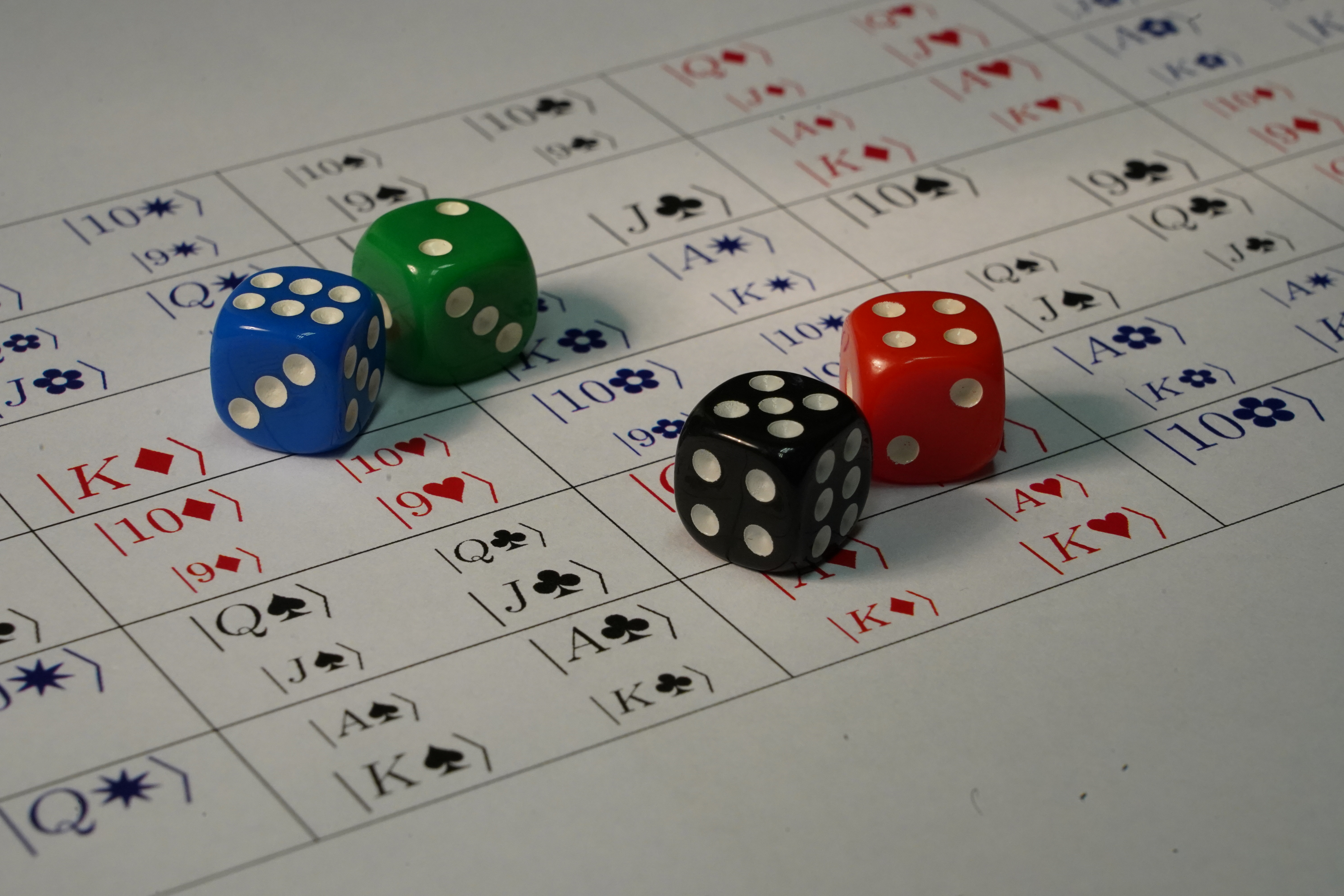 Entangled dice figure